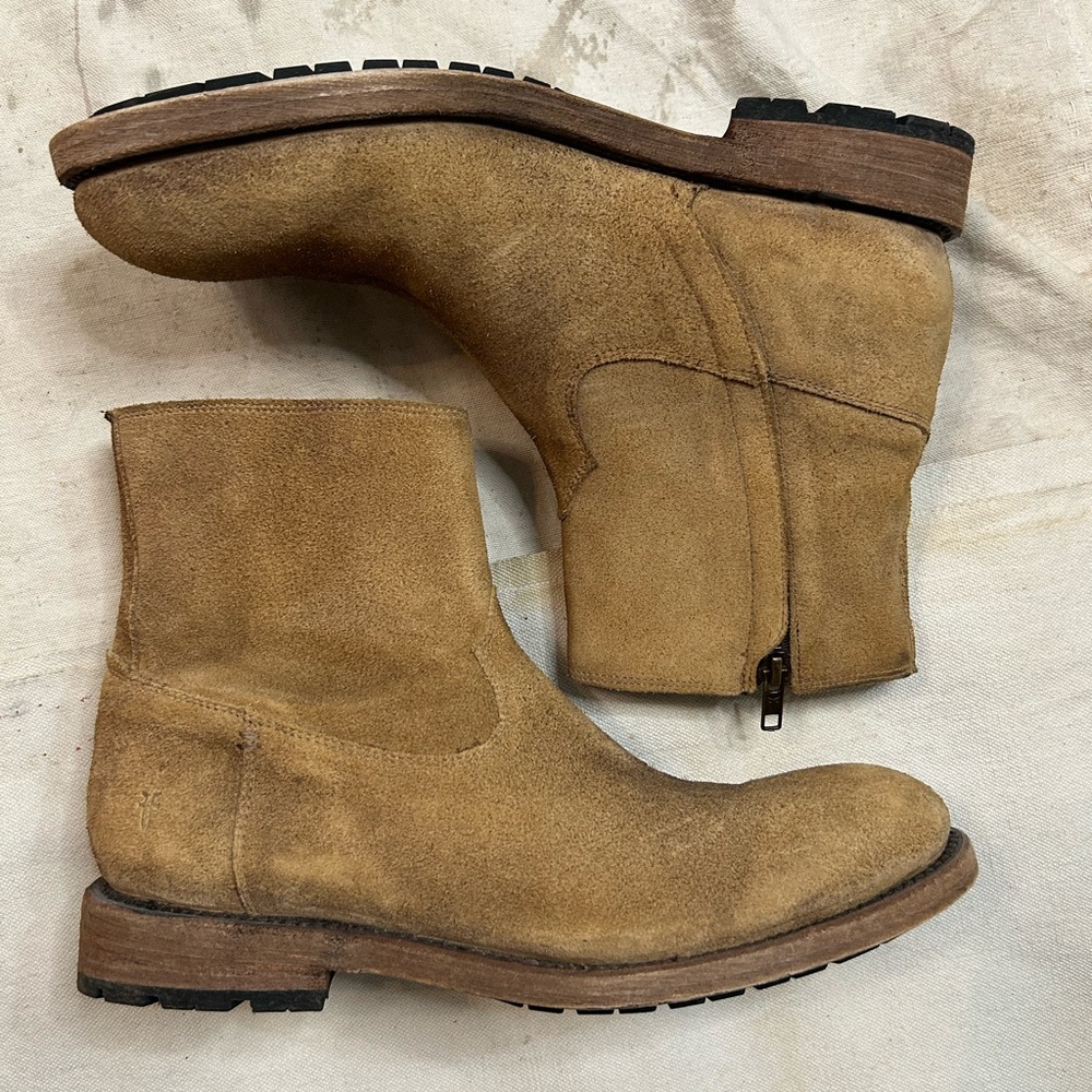Frye Tan Suede Dylan Boots Mens Size 9 D Side Sip Chelsea Boot Western